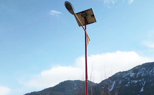 如何选择高质量的镜铁区太阳能路灯材料：全方位指南